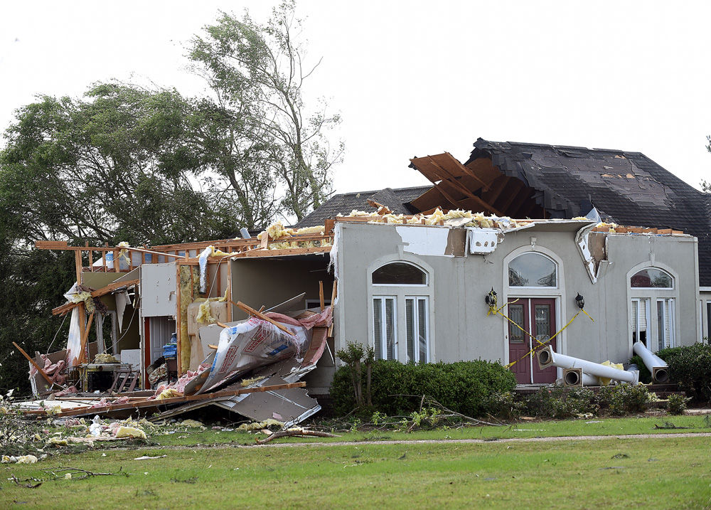Tornado damages Eufaula